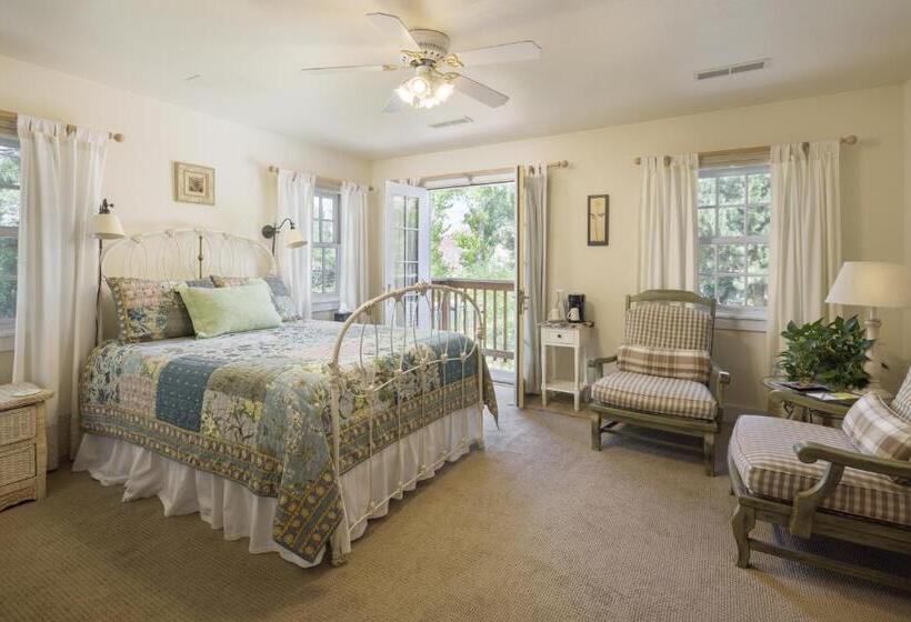 هتل Sunflower Hill Inn