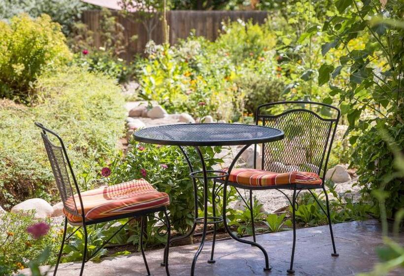 هتل Sunflower Hill Inn