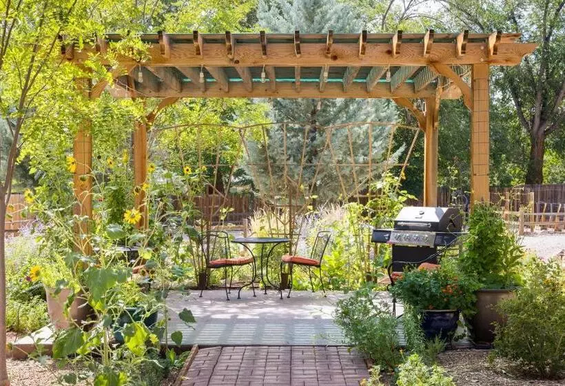 Отель Sunflower Hill Inn