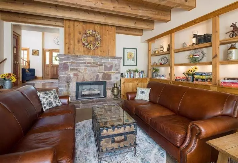 Отель Sunflower Hill Inn