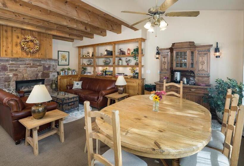 هتل Sunflower Hill Inn