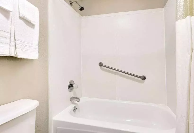 فندق Super 8 By Wyndham Athens