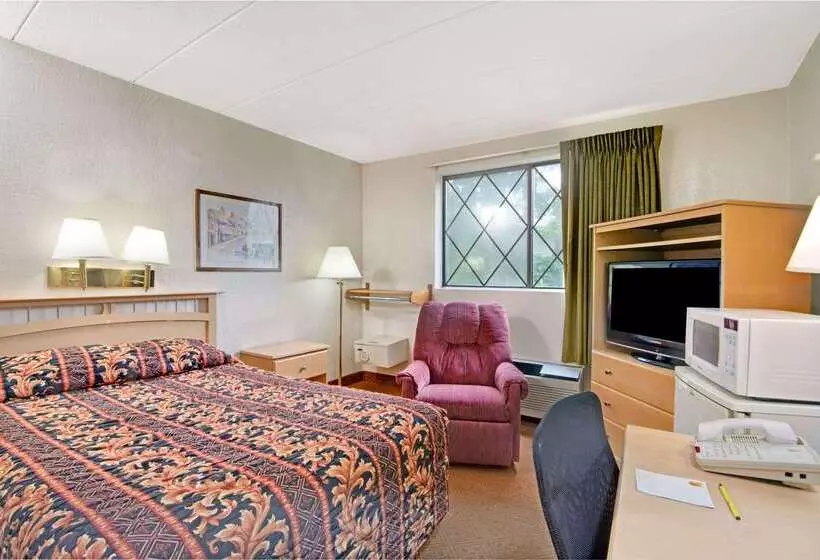 ホテル Super 8 By Wyndham Stamford/new York City Area