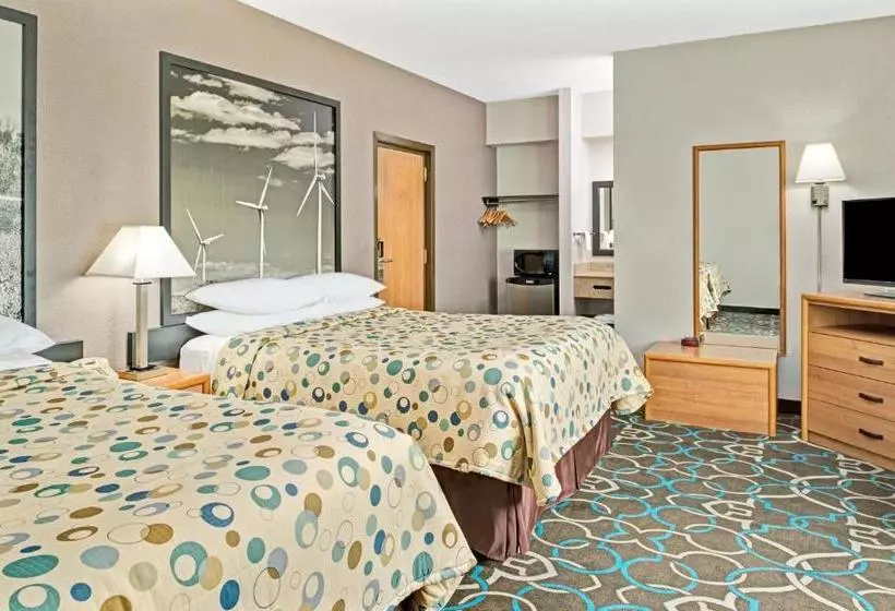 酒店 Super 8 By Wyndham Walnut