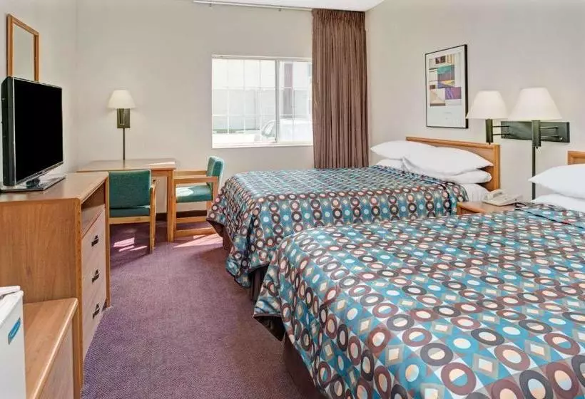 酒店 Super 8 By Wyndham Walnut