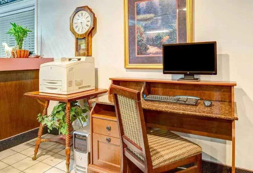 酒店 Super 8 By Wyndham Walnut