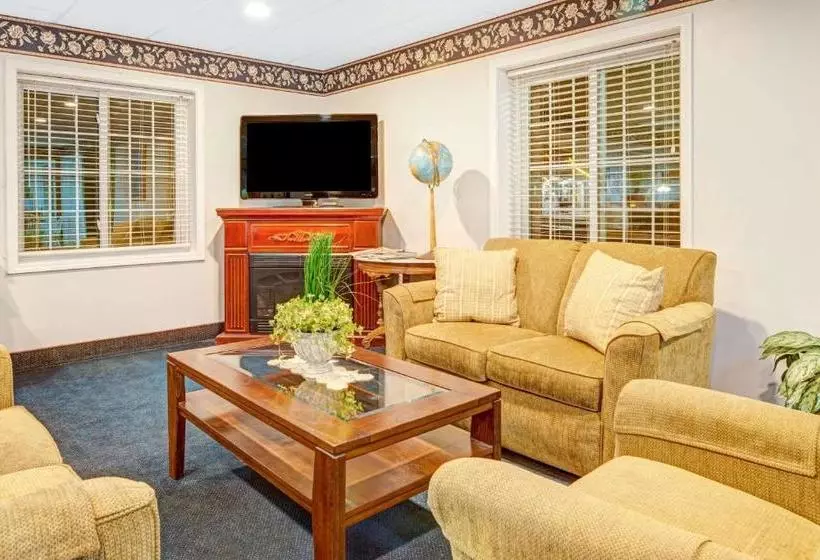 酒店 Super 8 By Wyndham Walnut