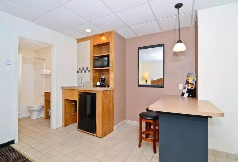מוטל Amerivu Inn And Suites Hayward Wi