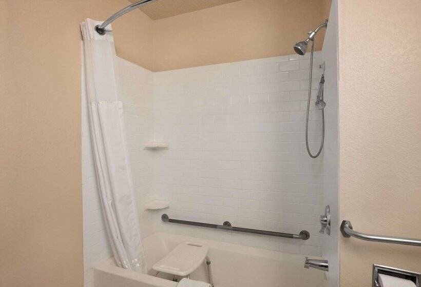 فندق على الطريق Days Inn By Wyndham Keene Nh