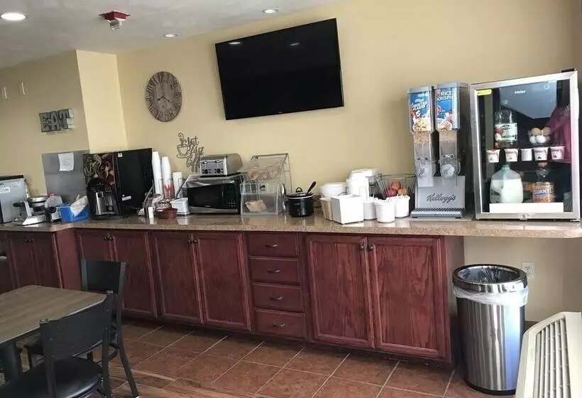 فندق على الطريق Heartland Hotel And Suites