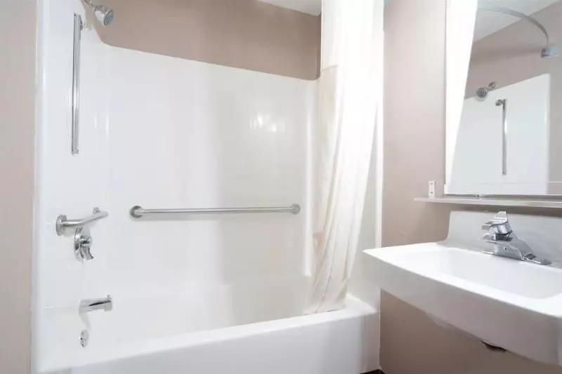 فندق على الطريق Heartland Hotel And Suites