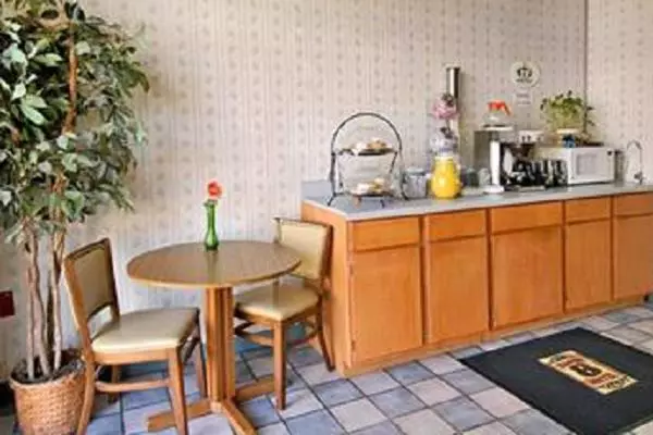 فندق على الطريق Peoria Inn