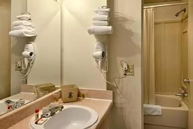 فندق على الطريق Peoria Inn