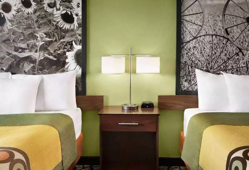 مُتل Super 8 By Wyndham Ankeny/des Moines Area