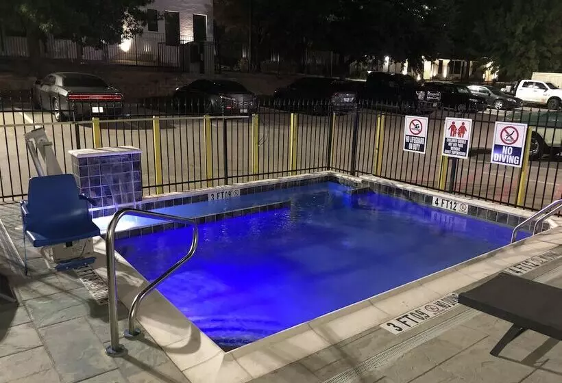 汽车旅馆 Super 8 By Wyndham Bedford Dfw Airport West