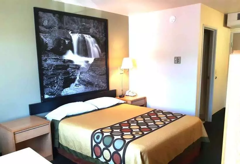 מוטל Super 8 By Wyndham Hamilton