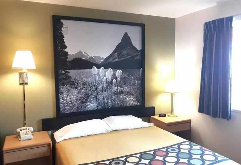 מוטל Super 8 By Wyndham Hamilton