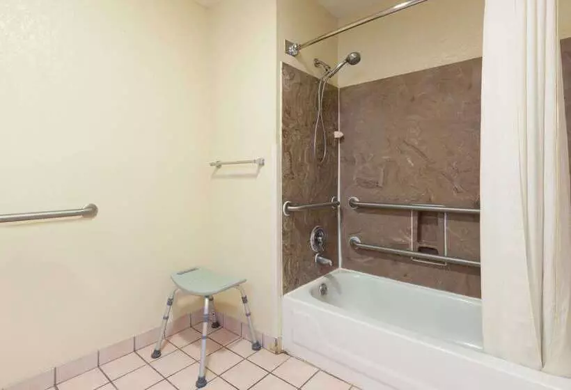 汽车旅馆 Super 8 By Wyndham Hammond