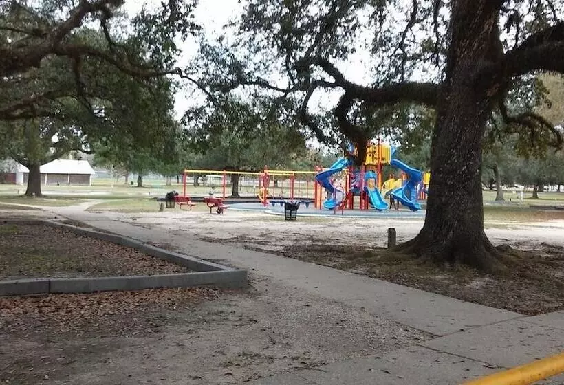 汽车旅馆 Super 8 By Wyndham Hammond