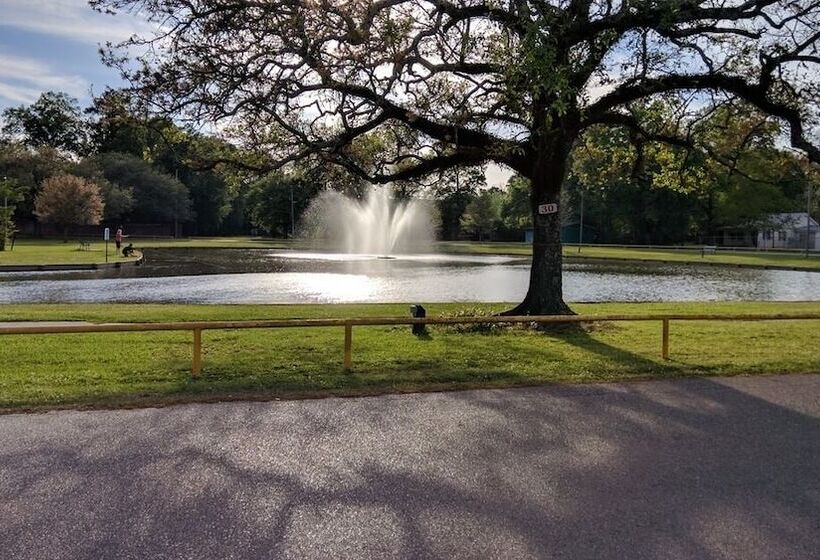 فندق على الطريق Super 8 By Wyndham Hammond