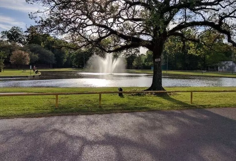 汽车旅馆 Super 8 By Wyndham Hammond