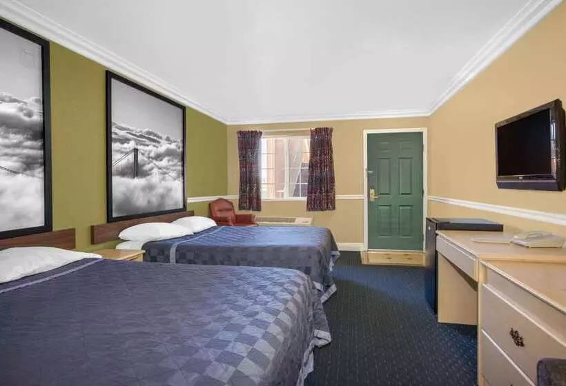 모텔 Super 8 By Wyndham Hayward Downtown