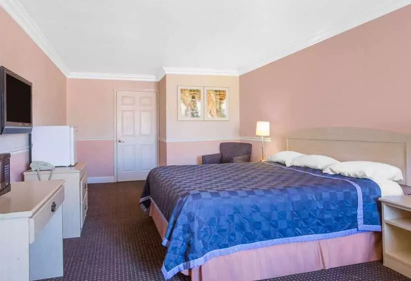 모텔 Super 8 By Wyndham Hayward Downtown