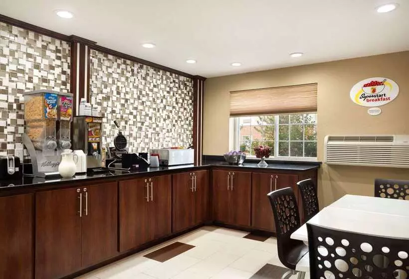 فندق على الطريق Super 8 By Wyndham Joplin