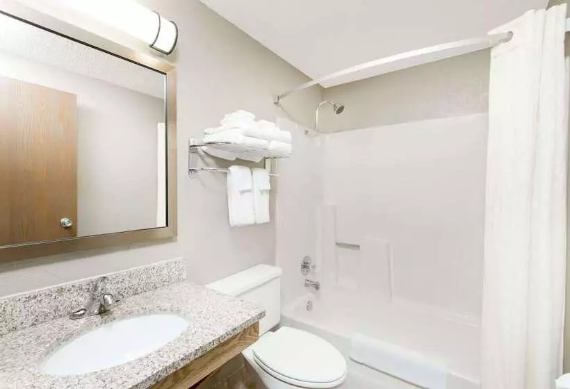 汽车旅馆  Super 8 By Wyndham Kearney