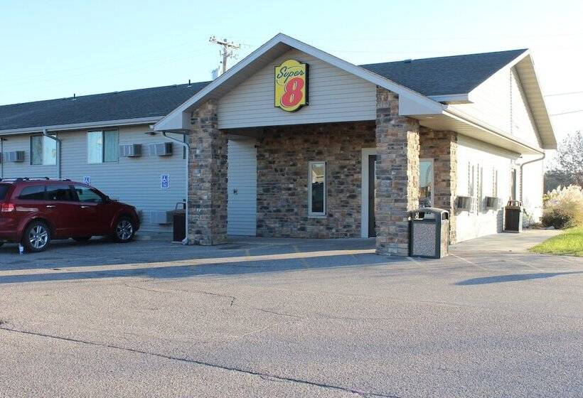 مُتل Super 8 By Wyndham Kearney