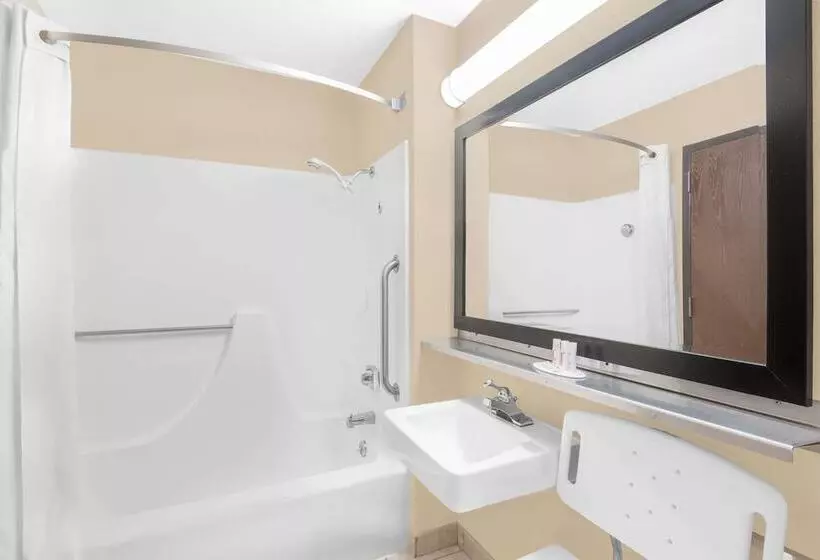 모텔 Super 8 By Wyndham Marshalltown