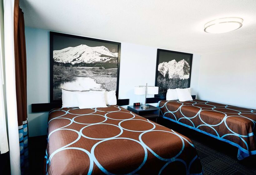 مُتل Super 8 By Wyndham Pueblo