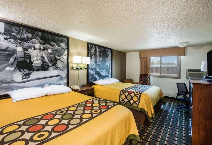 مُتل Super 8 By Wyndham Pueblo