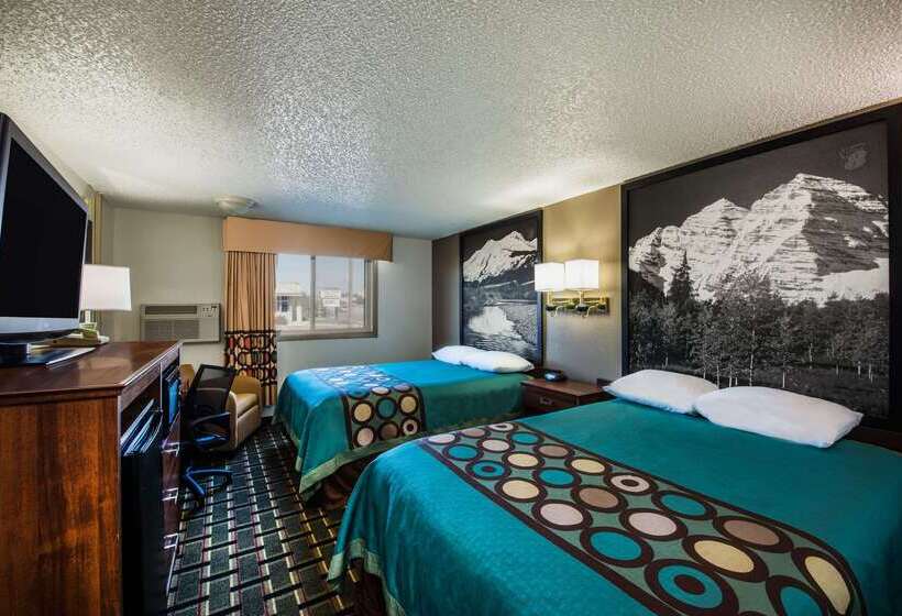 مُتل Super 8 By Wyndham Pueblo