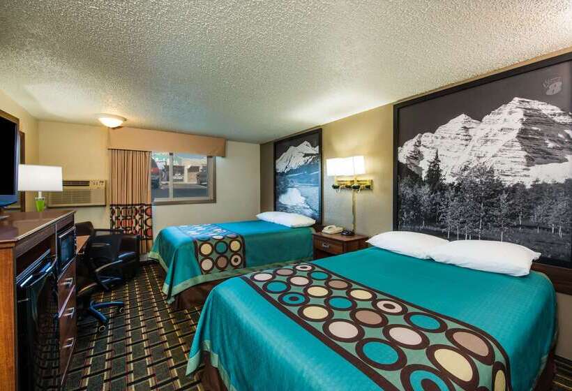 مُتل Super 8 By Wyndham Pueblo