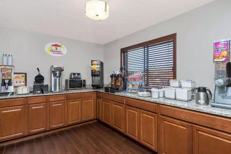 فندق على الطريق Super 8 By Wyndham West Plains