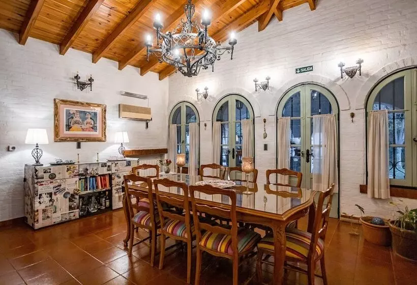 Retkeilymaja Casona La Chiquita