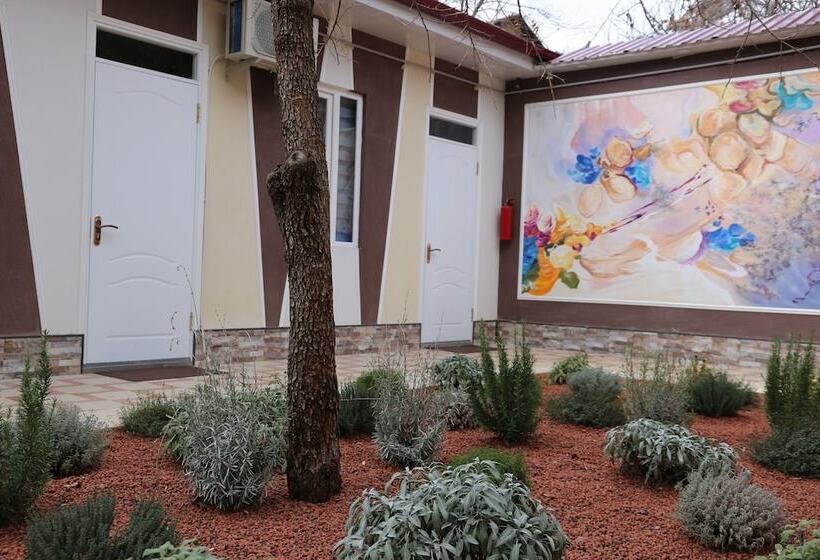 Gallery Hotel — Hostel