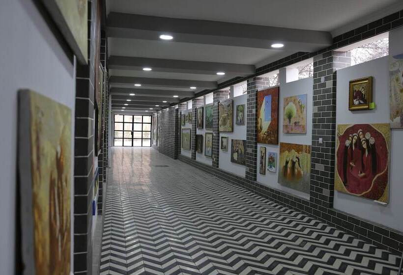 Gallery Hotel — Hostel