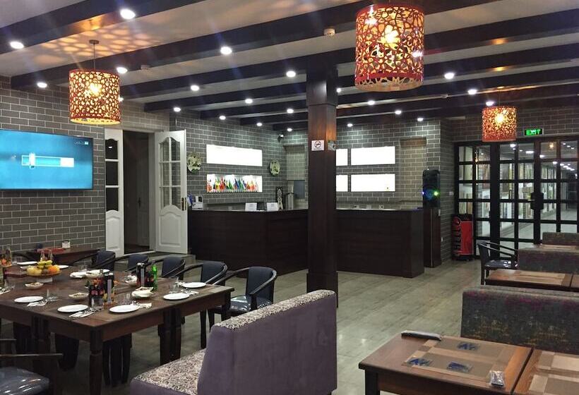 Gallery Hotel — Hostel