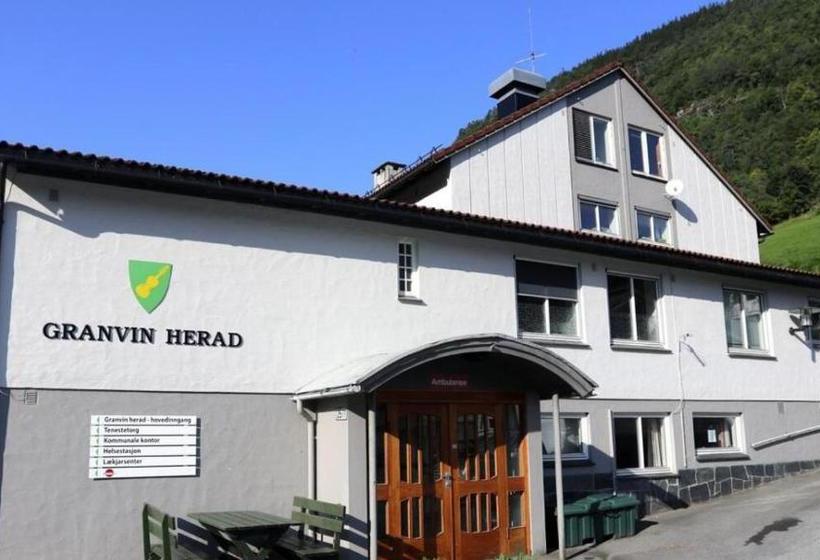 ユースホステル Heradshuset