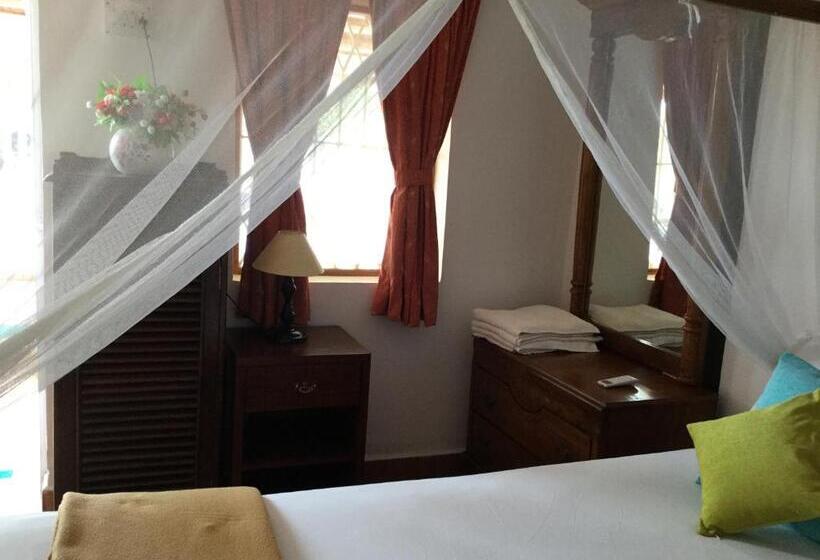 Pensão Anthy’s Guesthouse And Restaurant