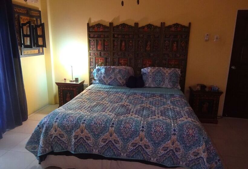 پانسیون Secret Haven Tnt