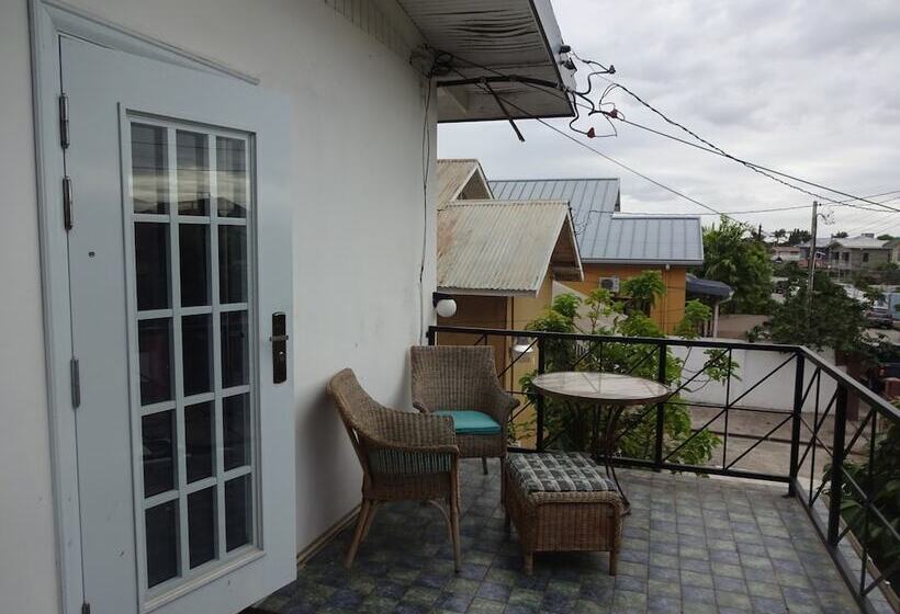 پانسیون Secret Haven Tnt