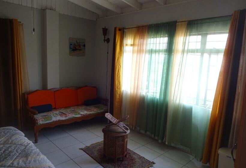 پانسیون Secret Haven Tnt