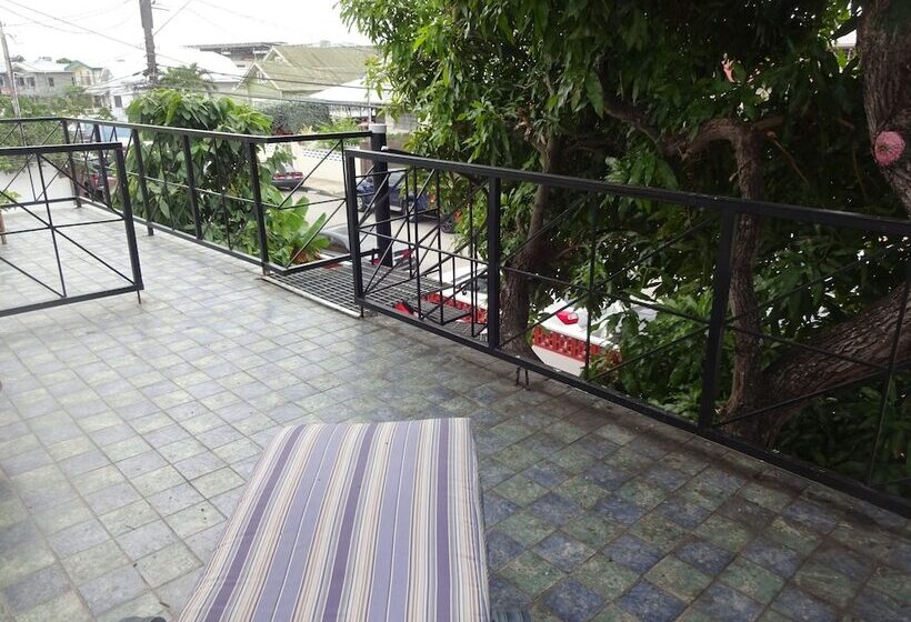 پانسیون Secret Haven Tnt