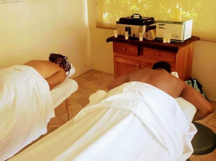 Blue Paloma Bed & Breakfast