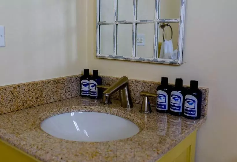 Blue Paloma Bed & Breakfast