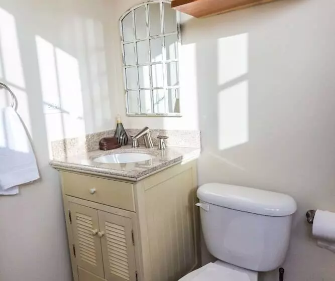 Blue Paloma Bed & Breakfast
