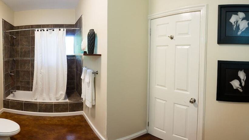 Blue Paloma Bed & Breakfast